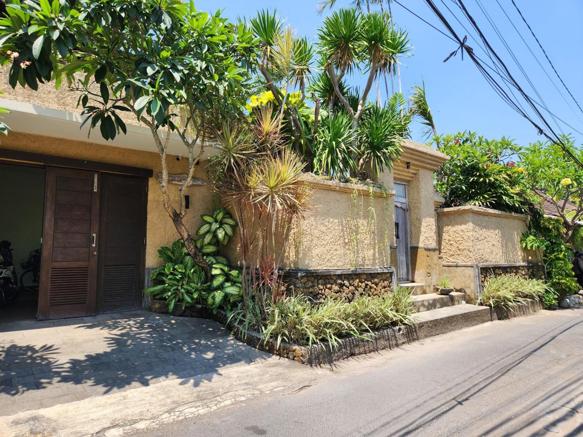 Villa Nesanur - Comfortable & Spacious Beachside Sanur Extérieur photo