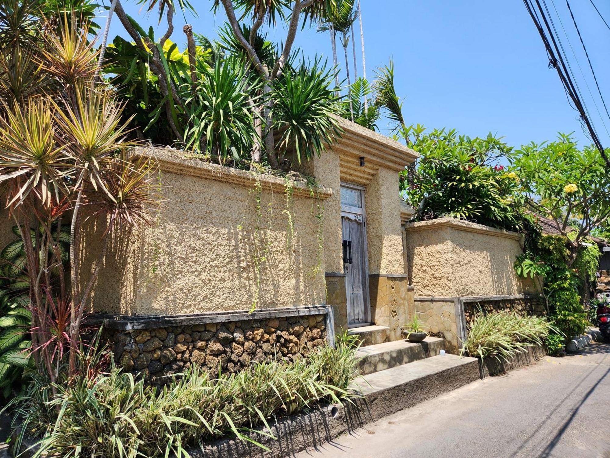 Villa Nesanur - Comfortable & Spacious Beachside Sanur Extérieur photo
